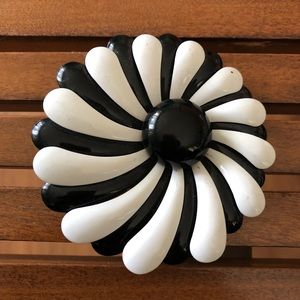 60’s MOD vintage op art black and white brooch pin